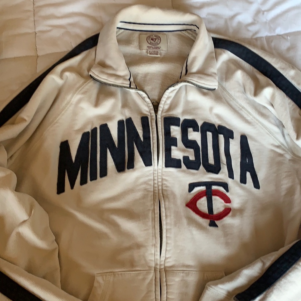 XL Minnesota Twins zip up sweatshirt